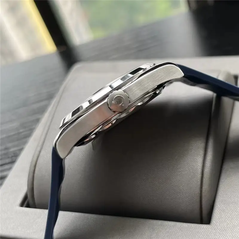 6055-125.6$-Omega gallery