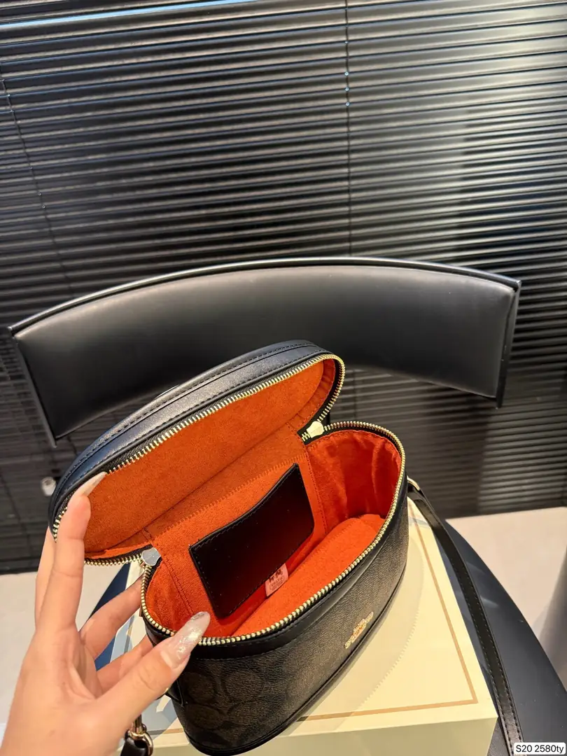 6085-59.8$-COACH gallery