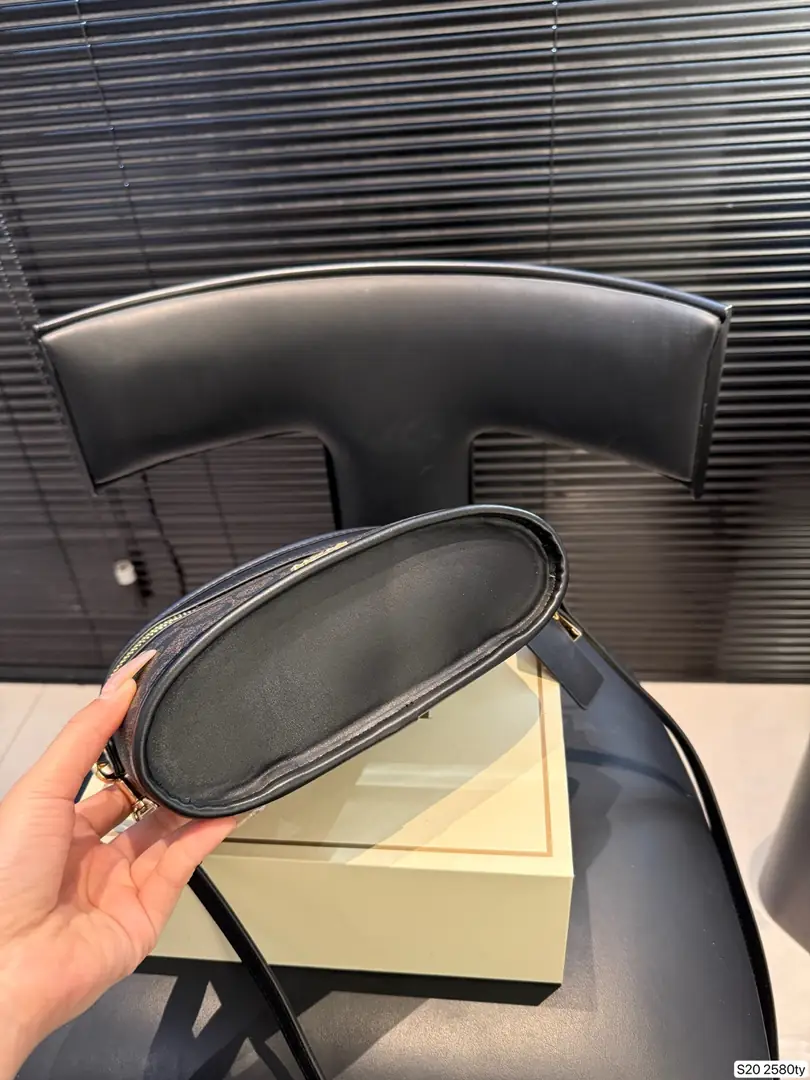 6085-59.8$-COACH gallery