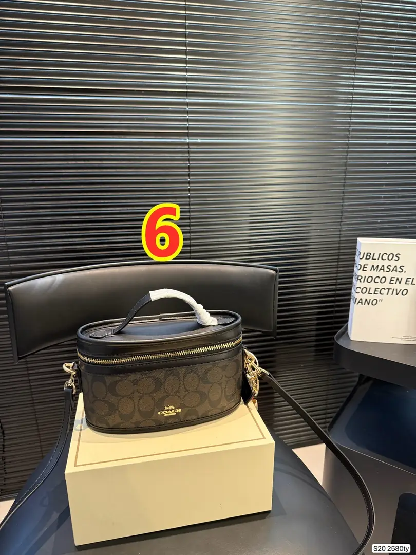 6085-59.8$-COACH gallery