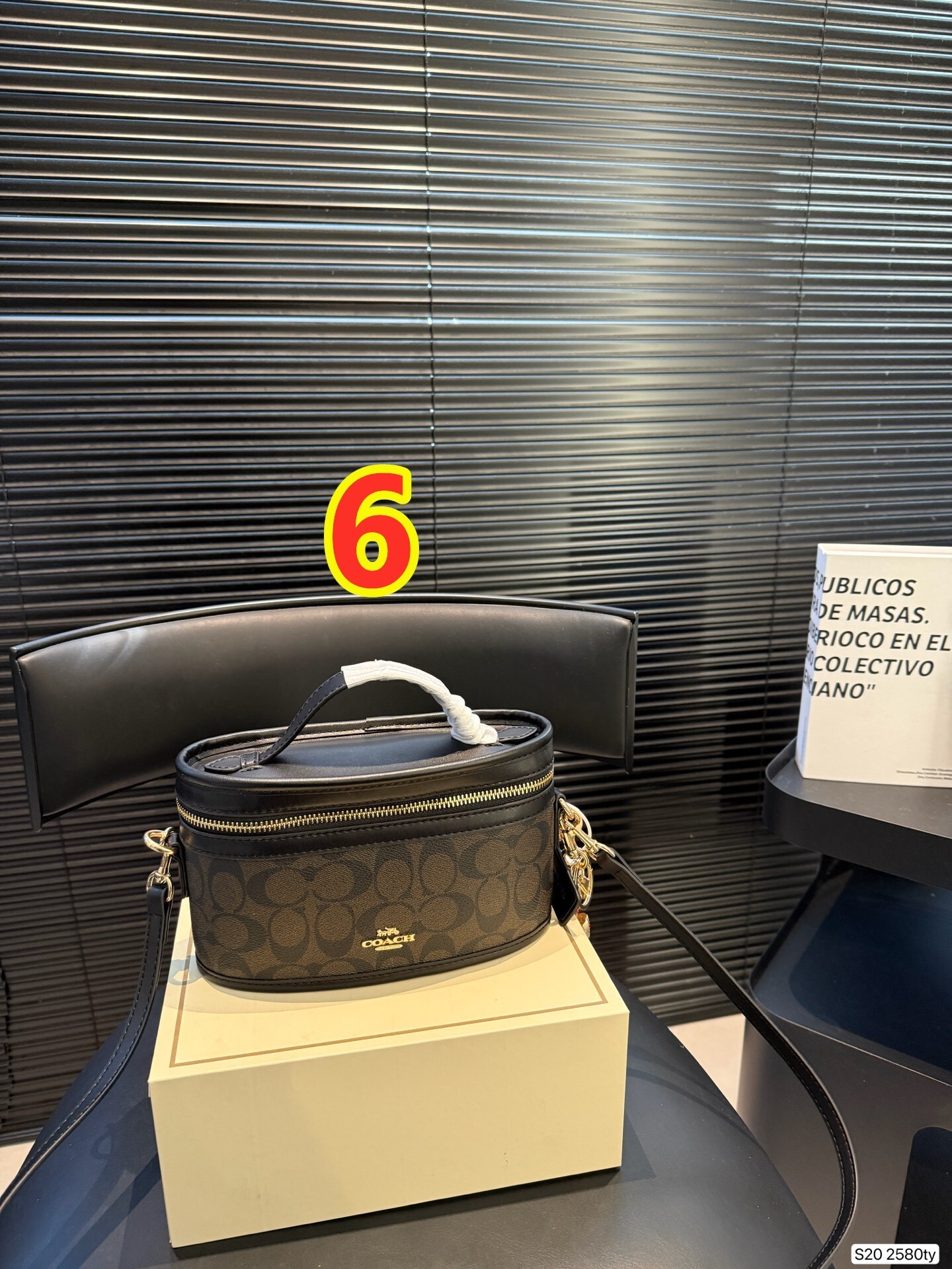 6085-59.8$-COACH gallery