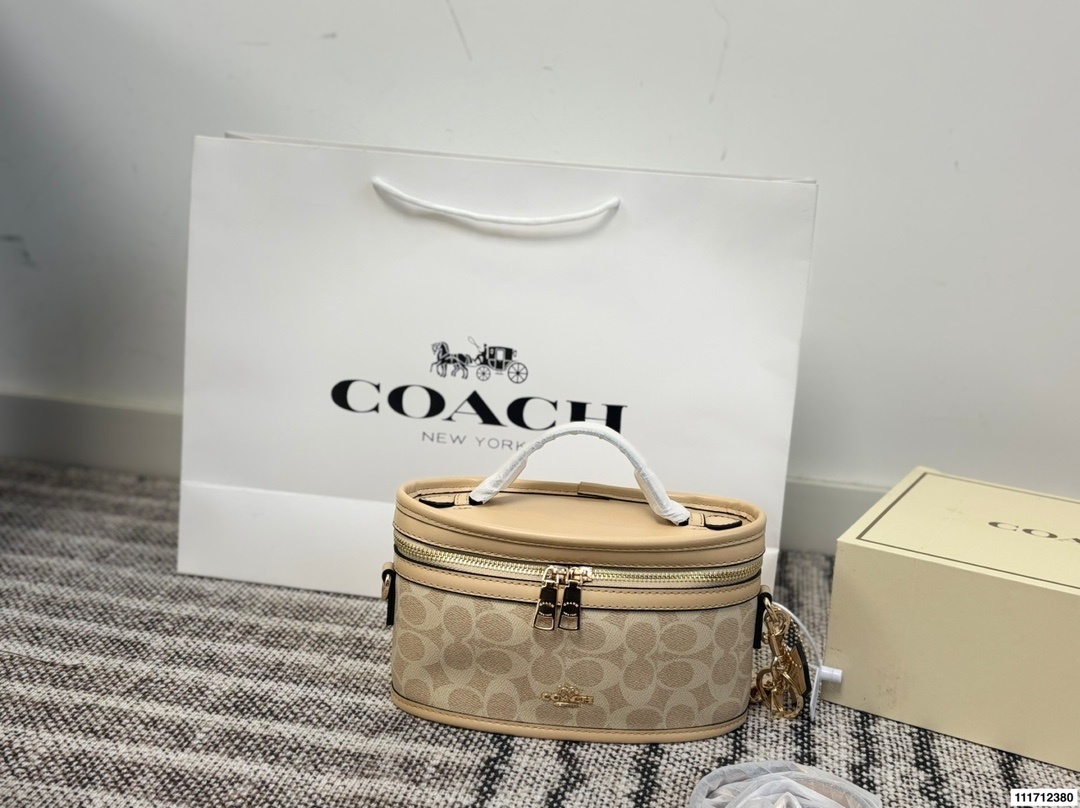 6086-59.8$-COACH gallery