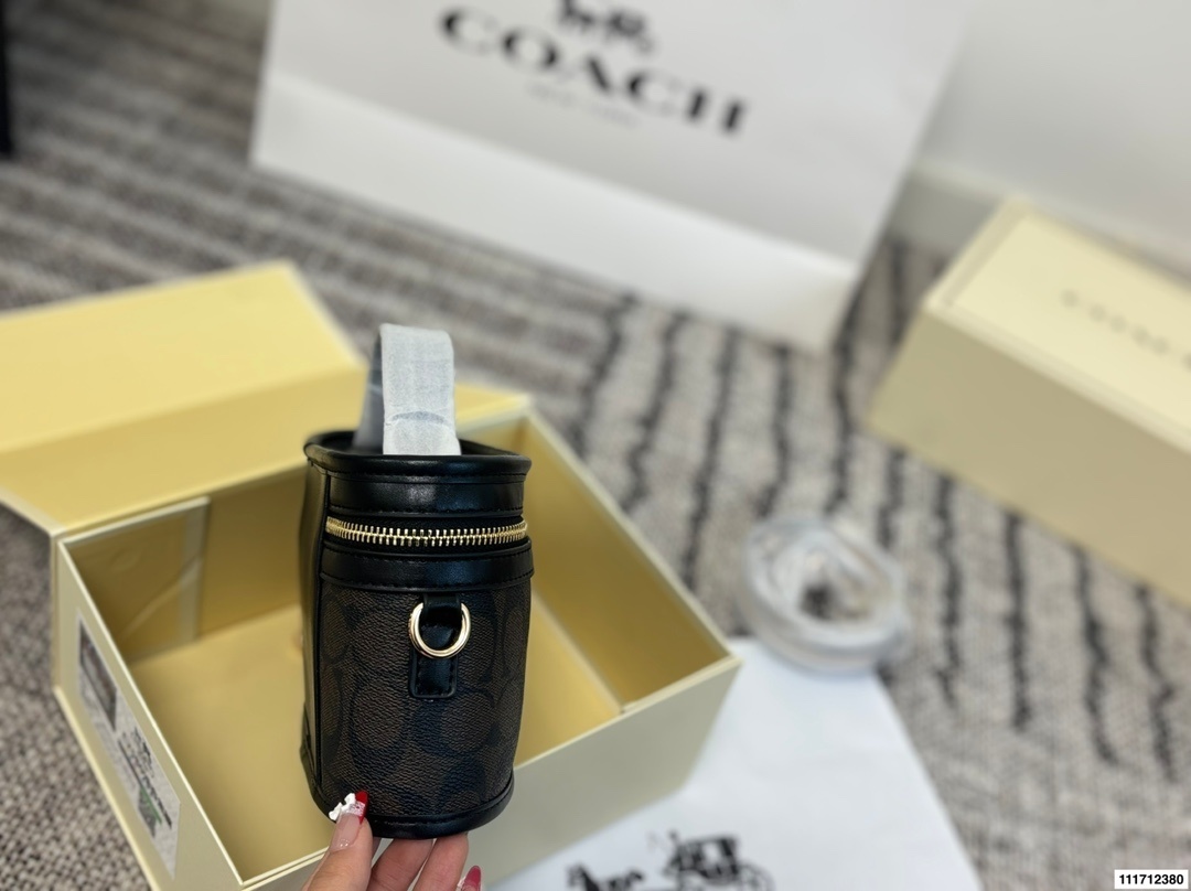 6086-59.8$-COACH gallery