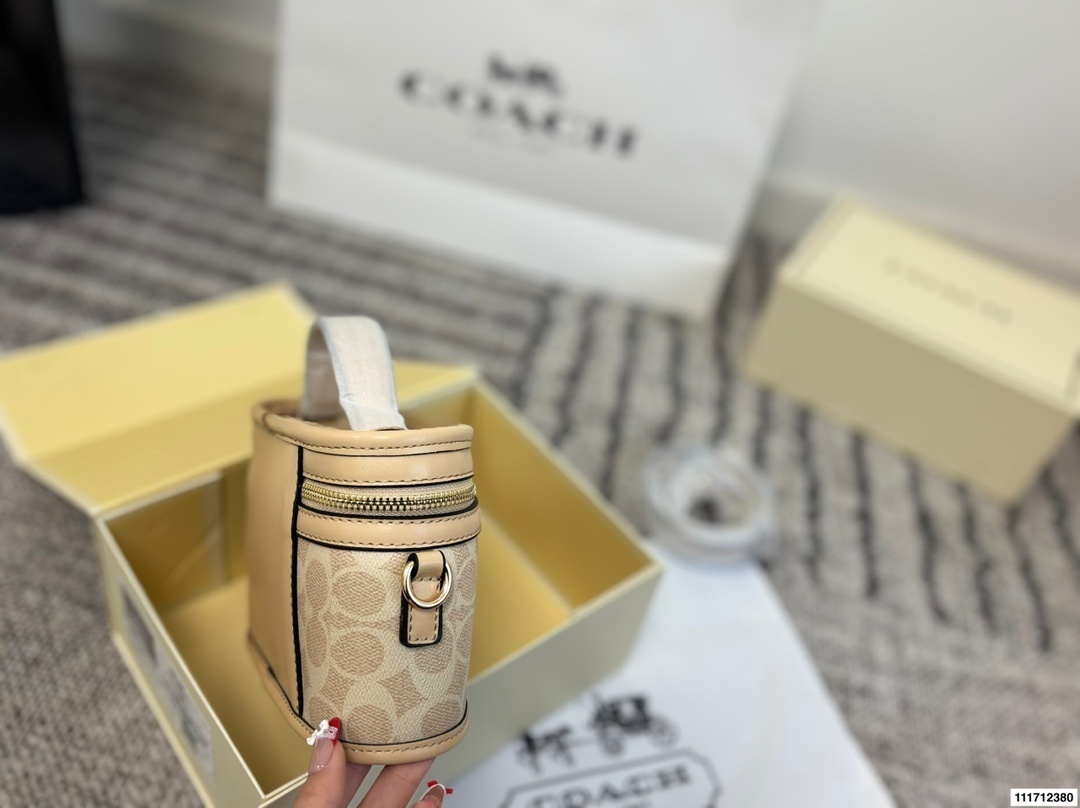 6086-59.8$-COACH gallery