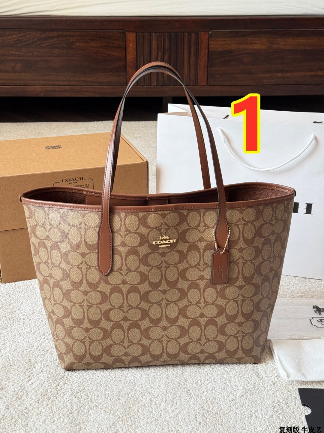 6087-62$-COACH gallery