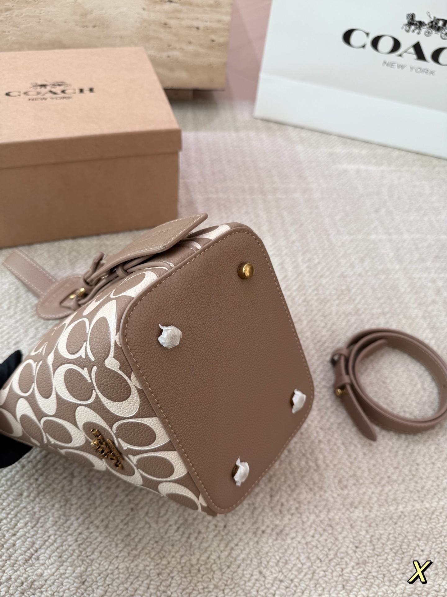 6089-58$-coach gallery