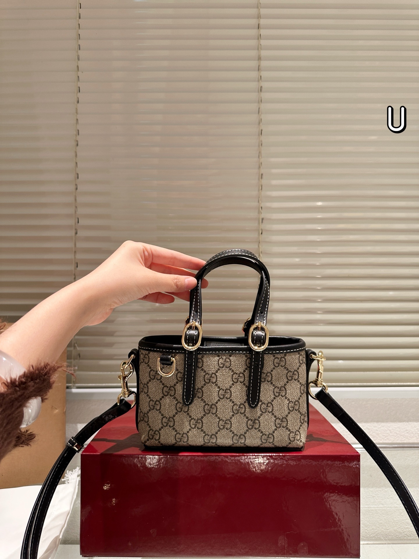 6095-66$-GUCCI gallery