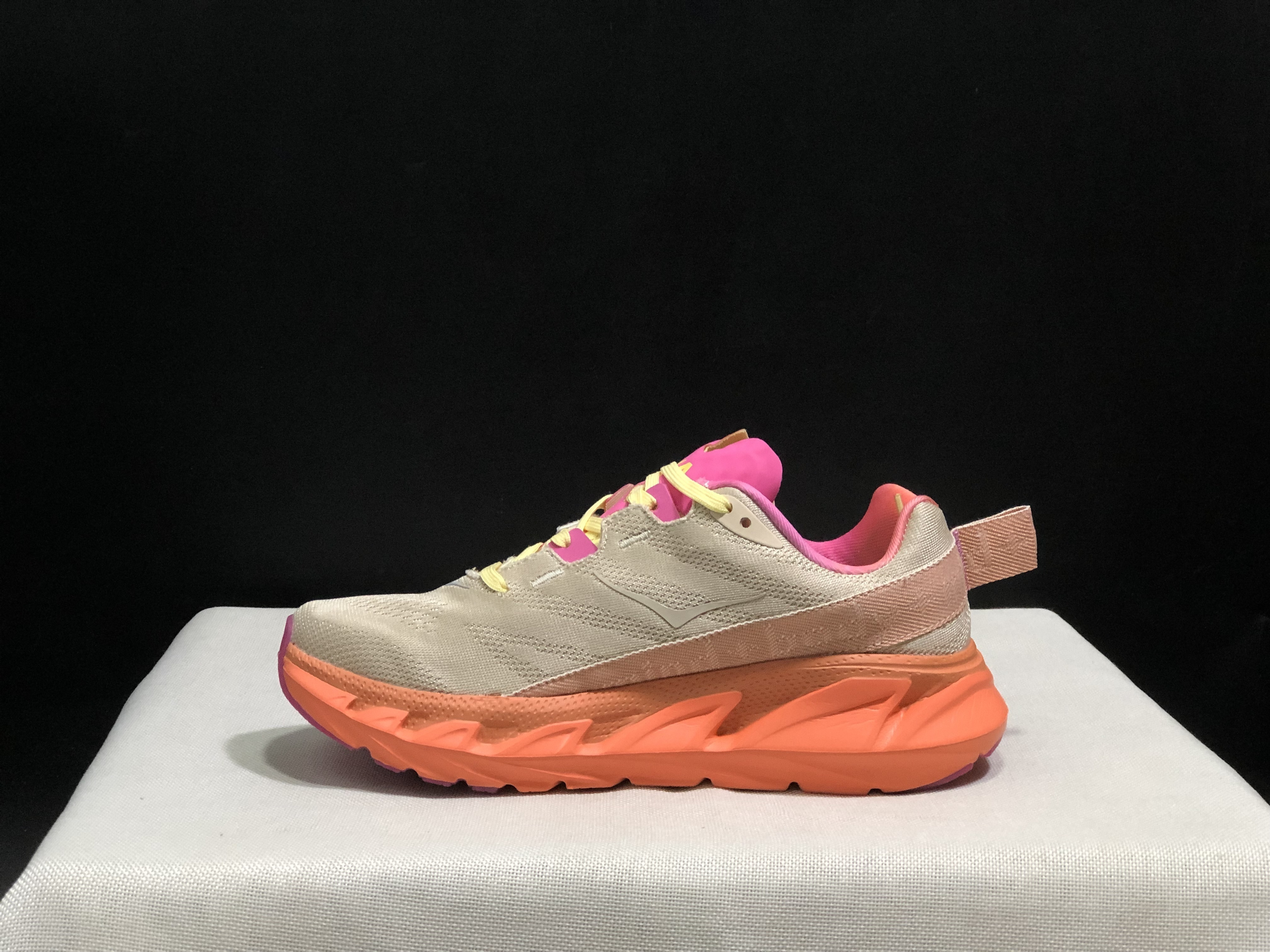 6106-64.66$-HOKA gallery