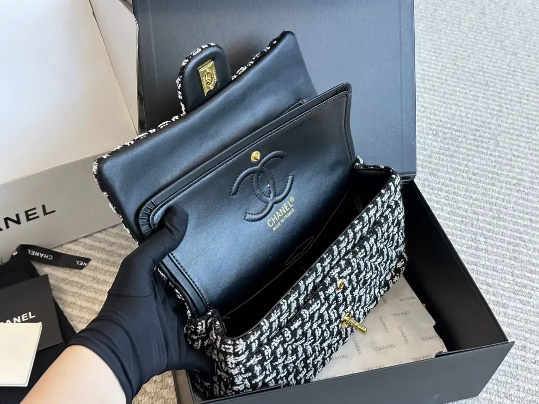 6121-65$-chanel gallery