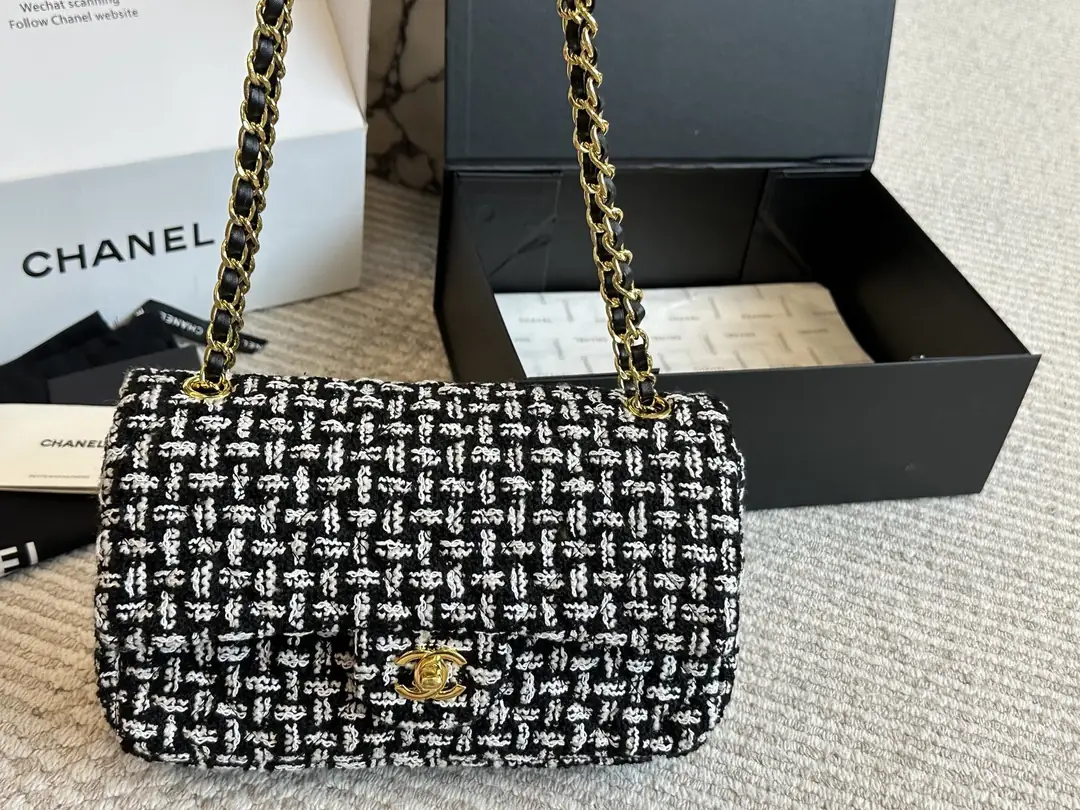 6121-65$-chanel gallery