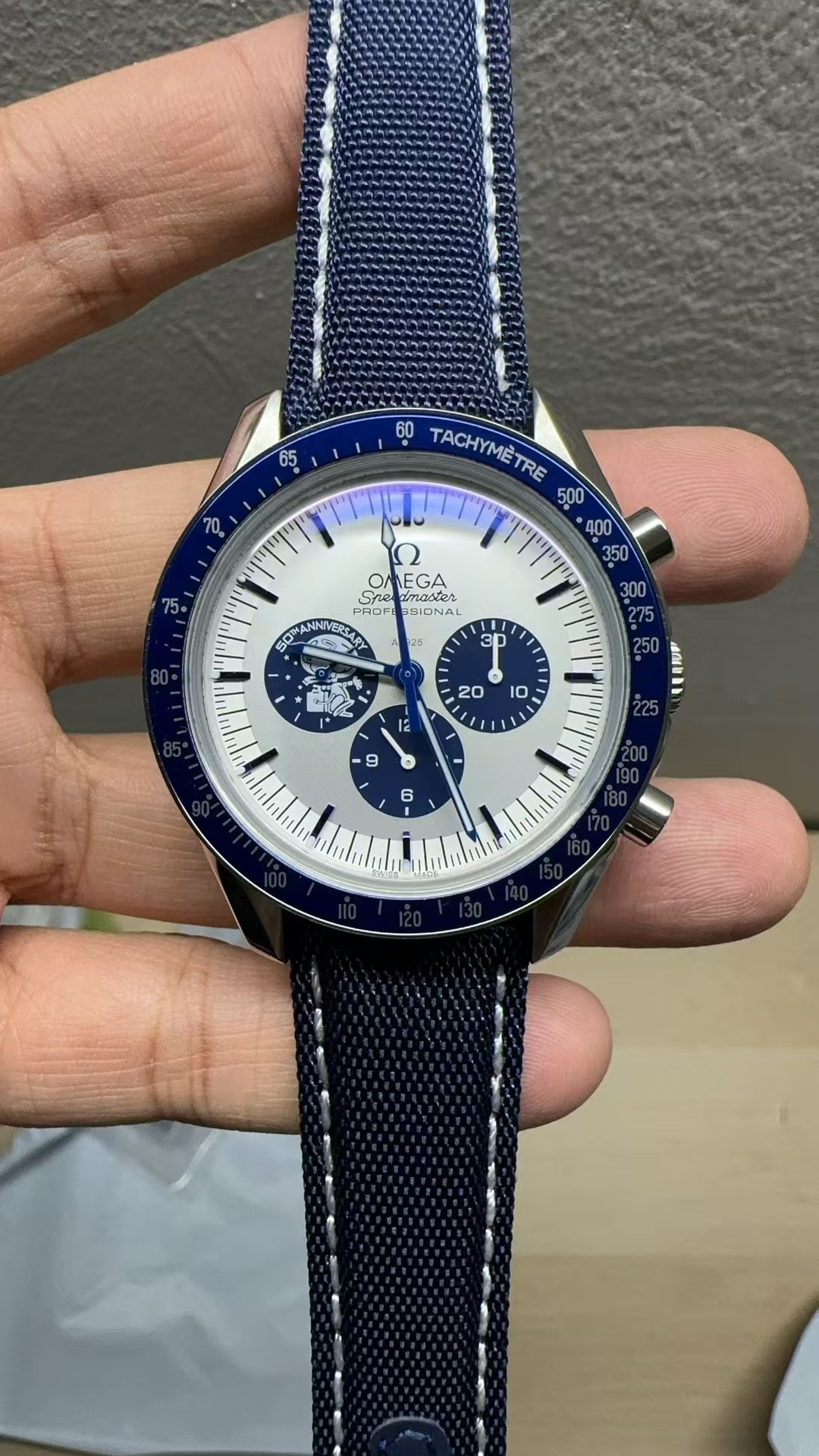 6122-125$-Omega gallery