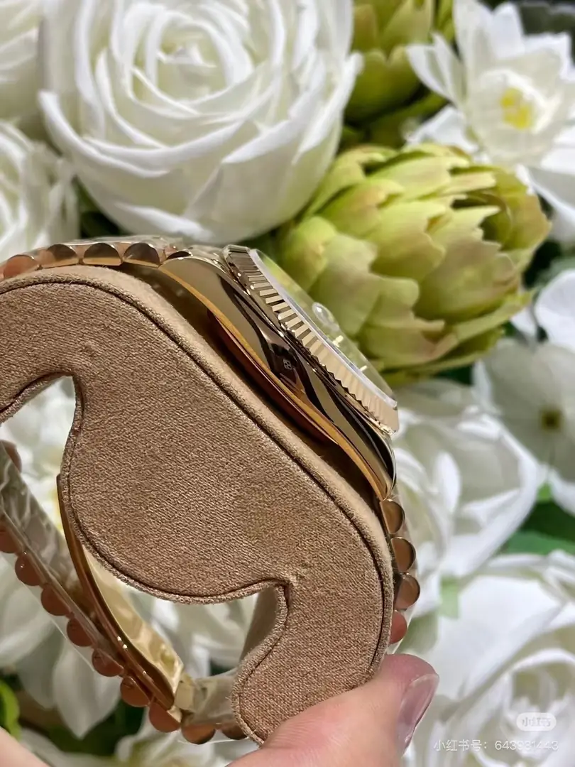 6124-89.9$-Rolex--Rose gold gallery