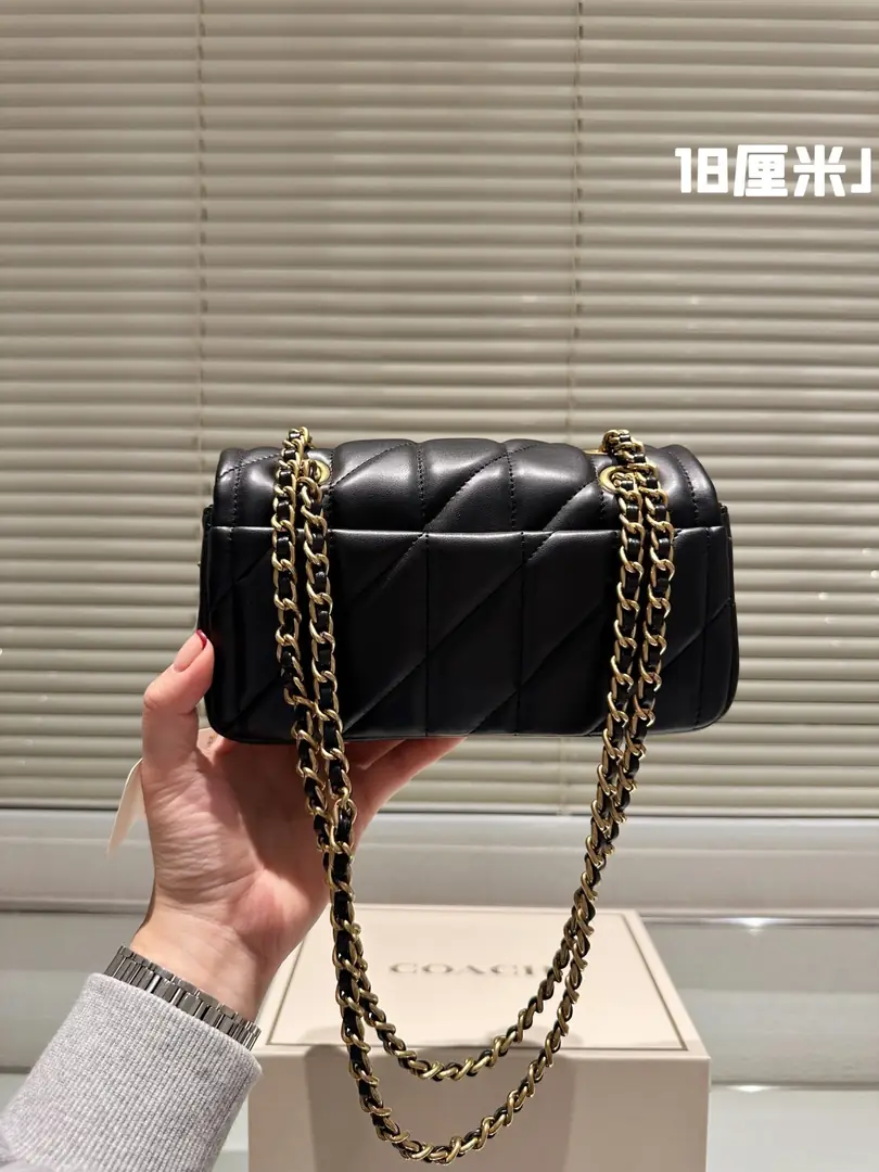 6143-69.8$-COACH gallery