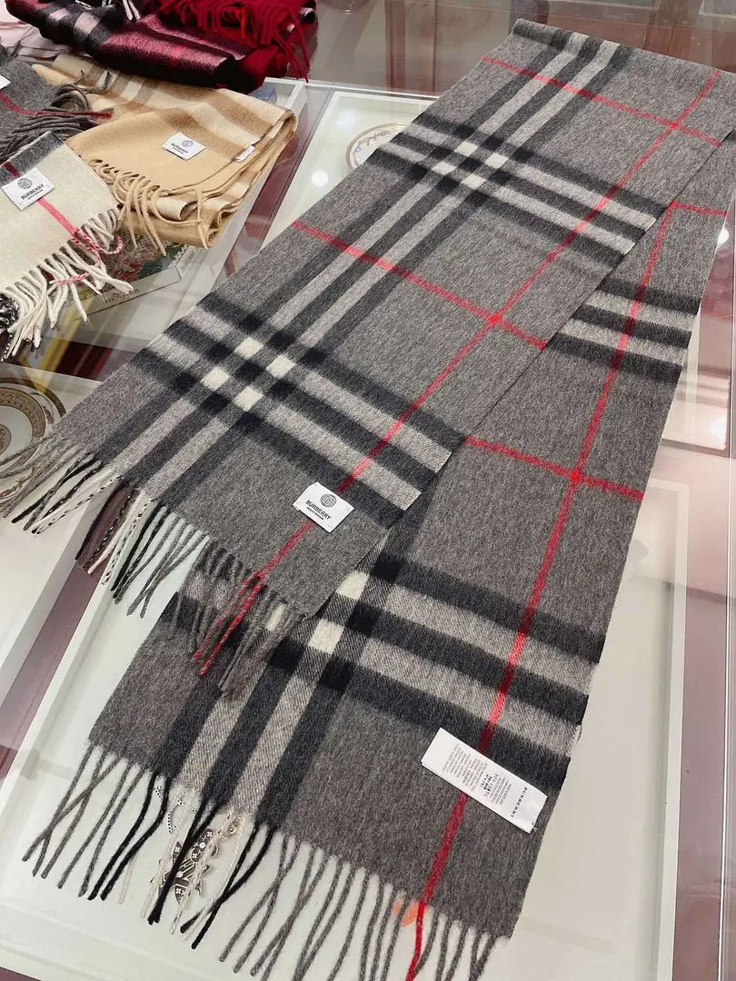 XX3893-28.88-Burberry gallery