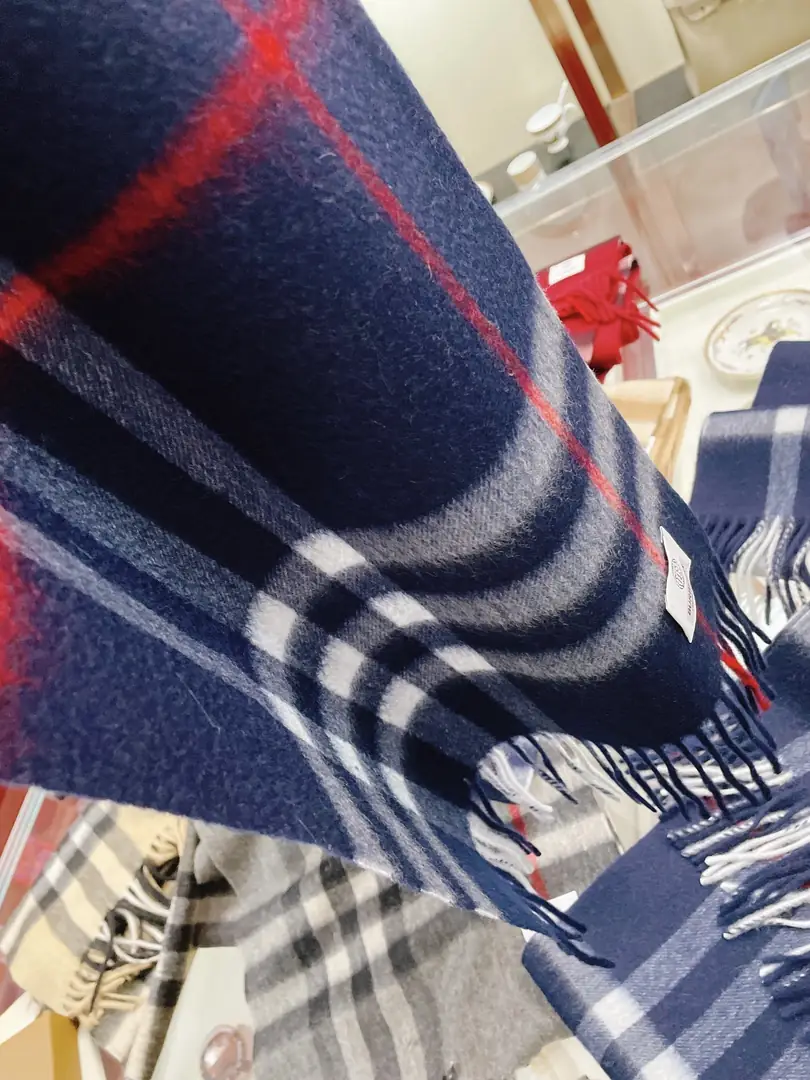 XX3893-28.88-Burberry gallery