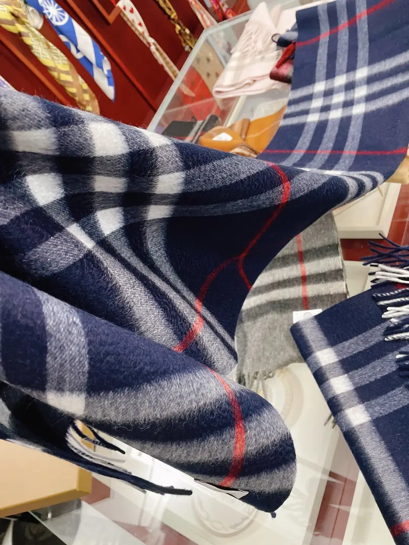 XX3893-28.88-Burberry gallery