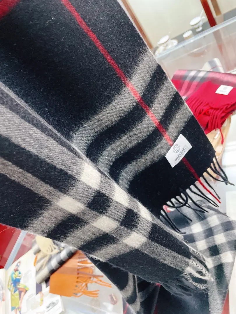 XX3893-28.88-Burberry gallery