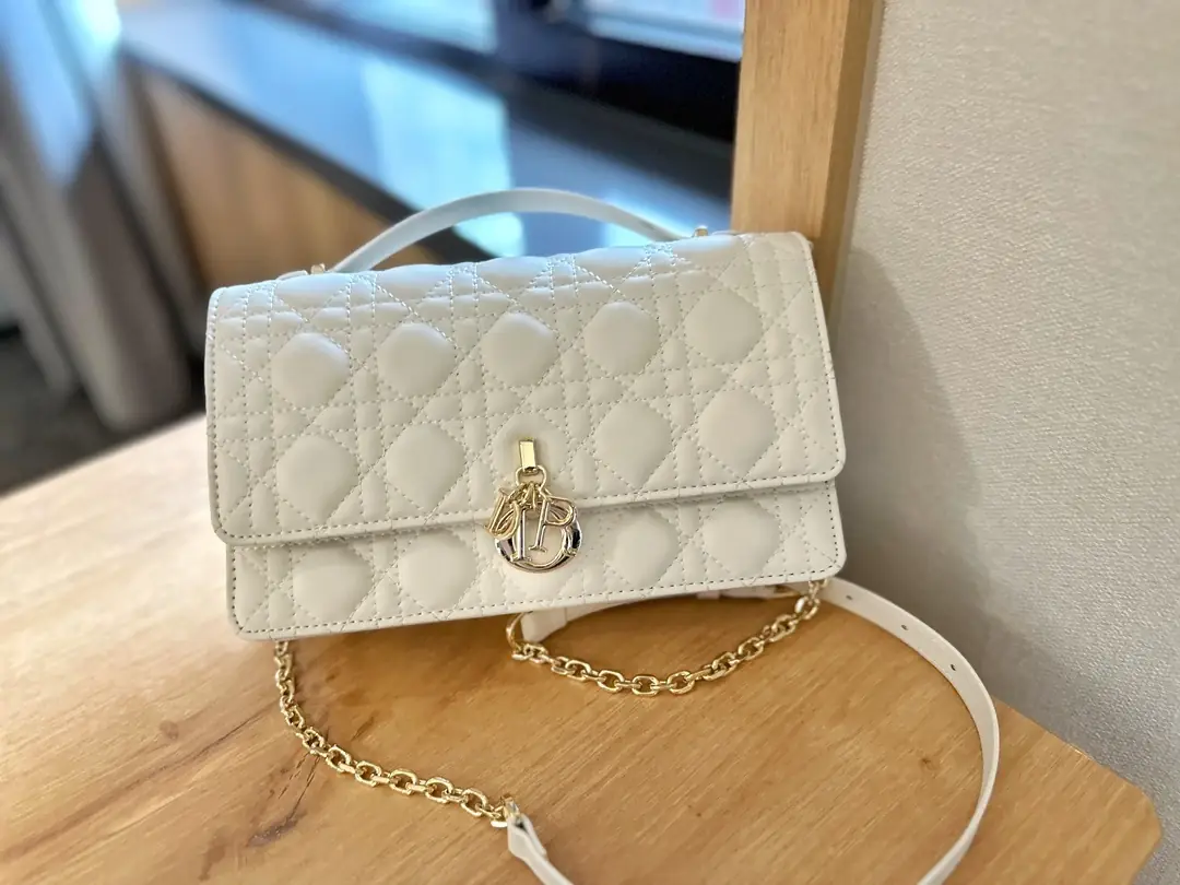 code-4601-65$-dior gallery