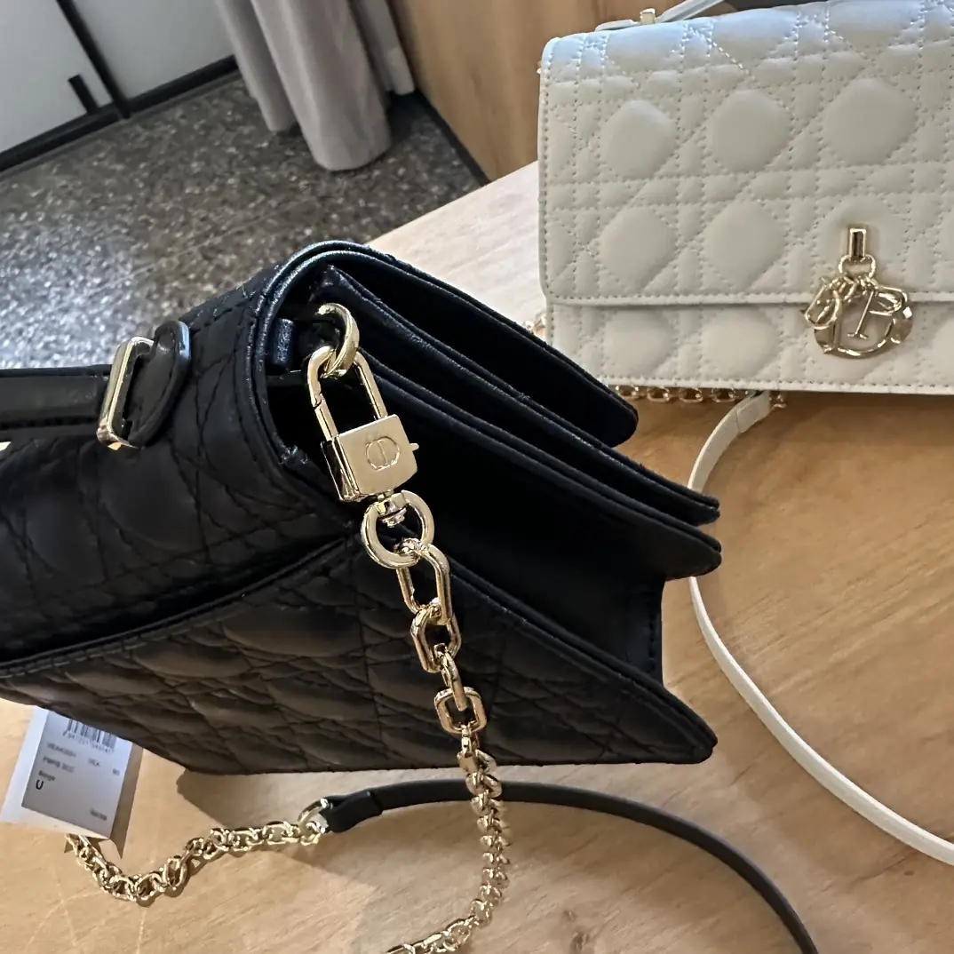 code-4601-65$-dior gallery