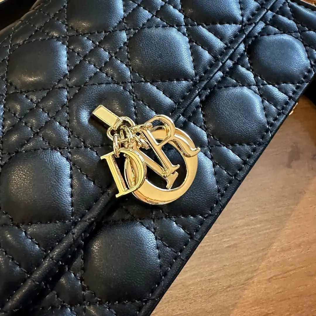 code-4601-65$-dior gallery