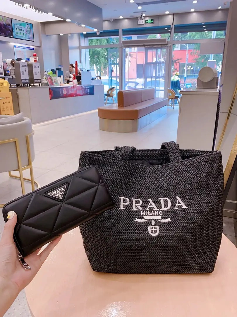 KING1470    Prada   95$ gallery
