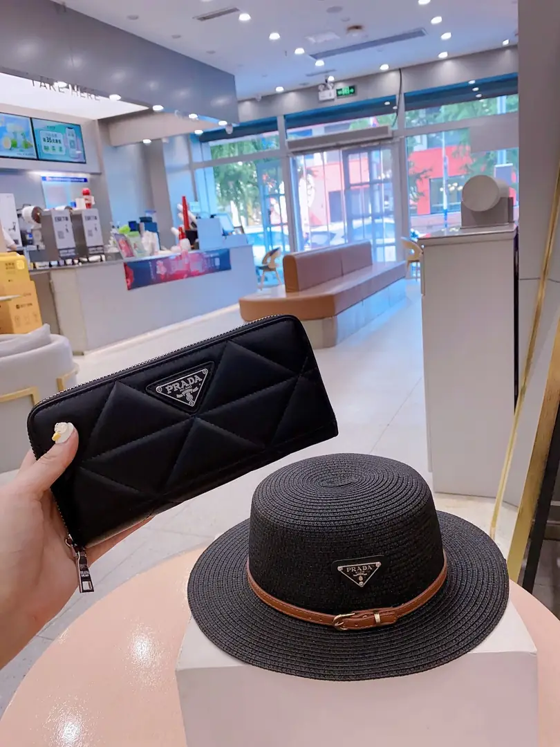 KING1470    Prada   95$ gallery