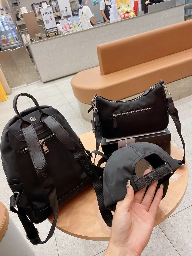 KING1471  Prada  89$ gallery