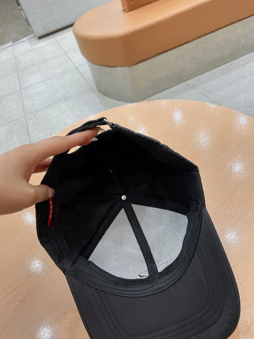 KING1471  Prada  89$ gallery