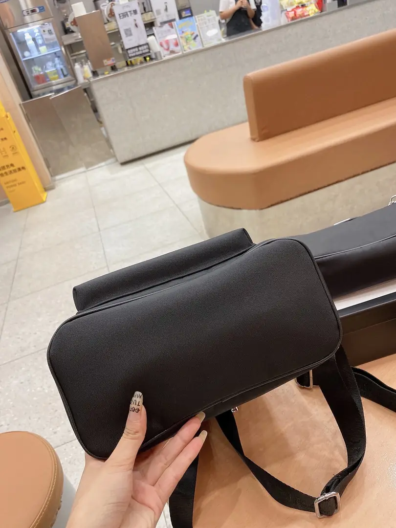 KING1471  Prada  89$ gallery