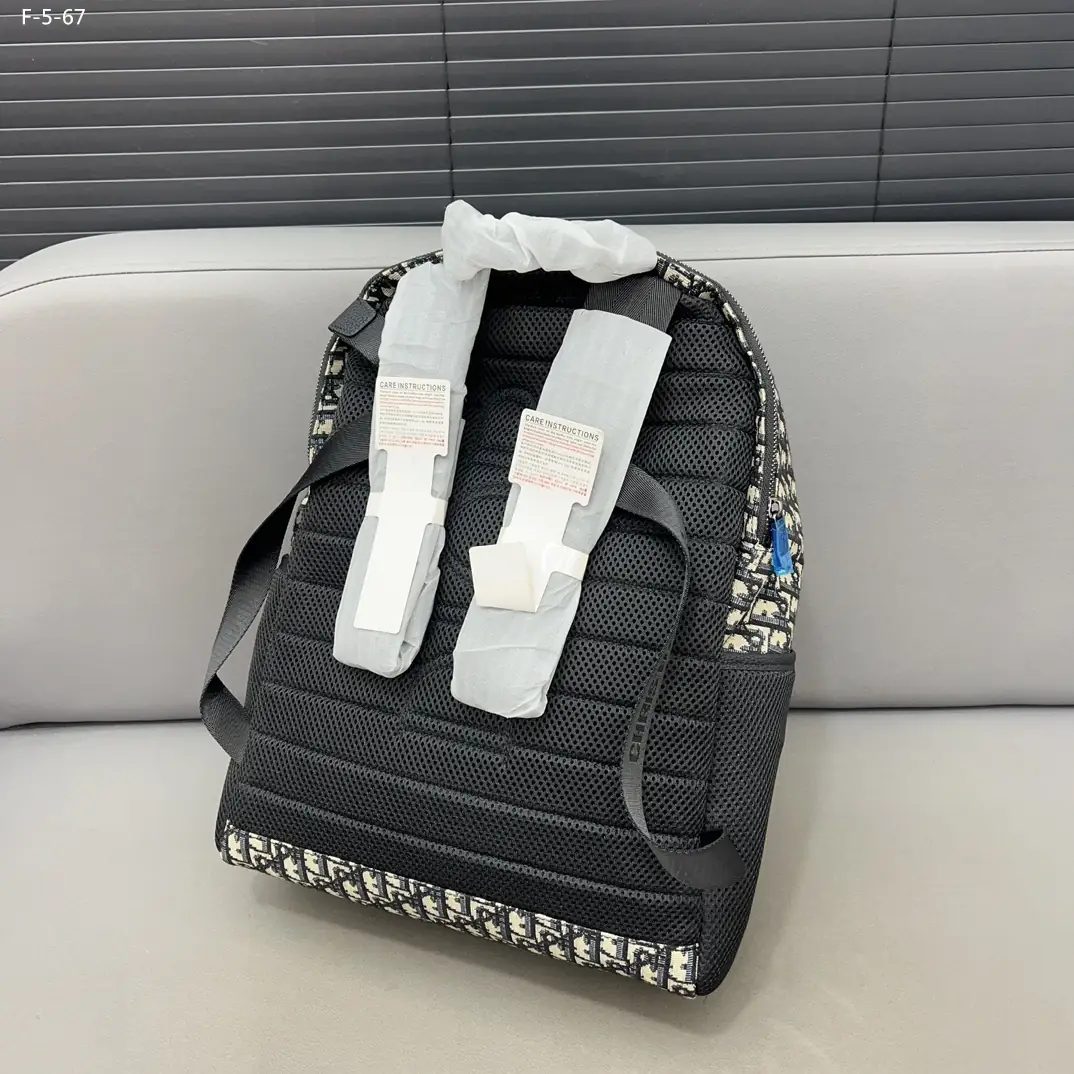 KNG6086  DIOR  89.99$ gallery