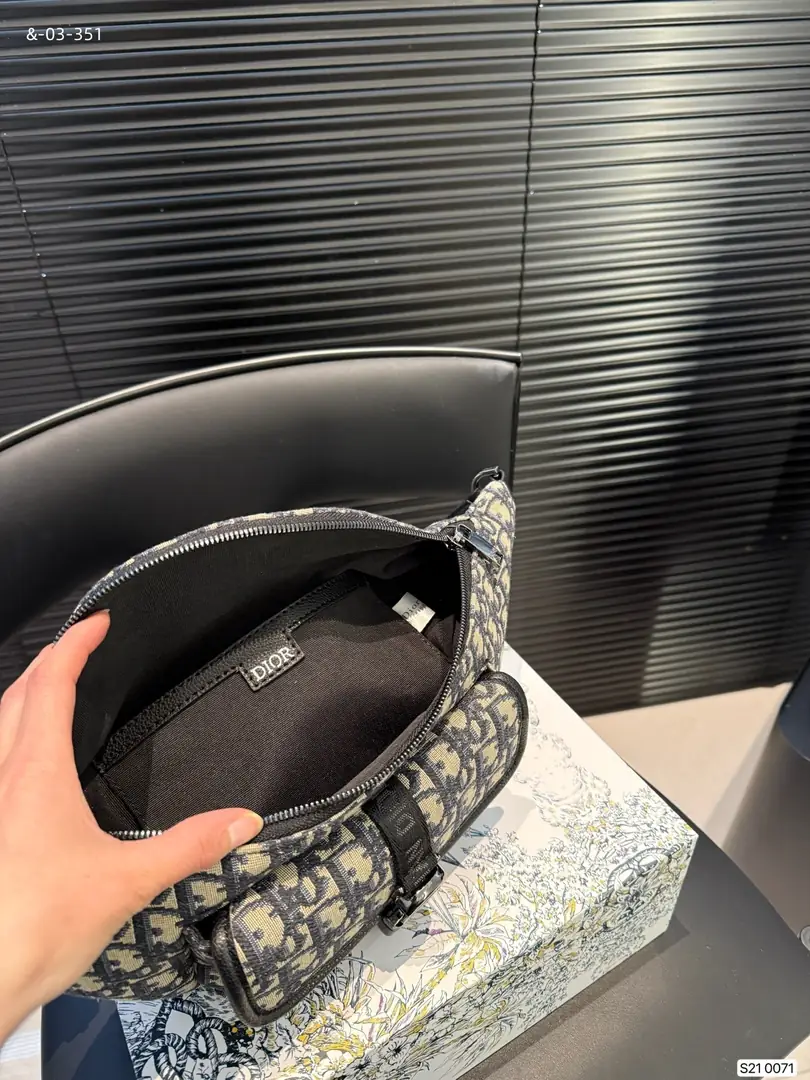 KNG6088  DIOR  65$ gallery