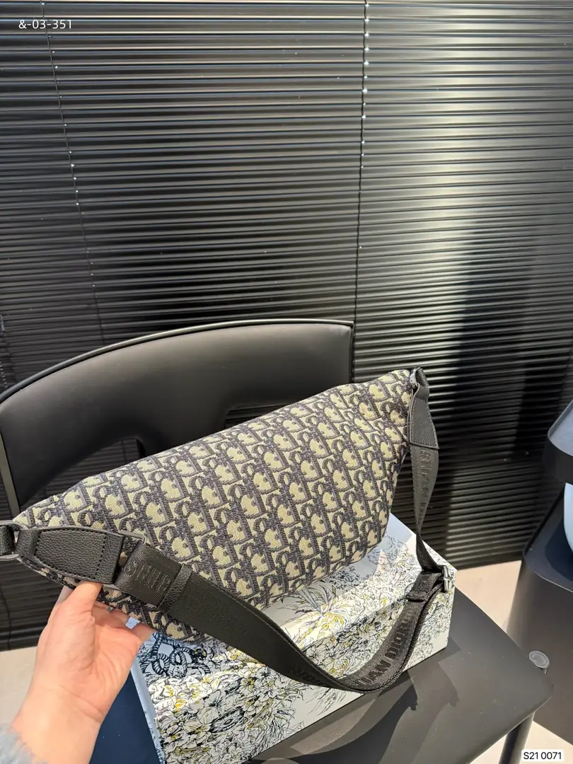 KNG6088  DIOR  65$ gallery