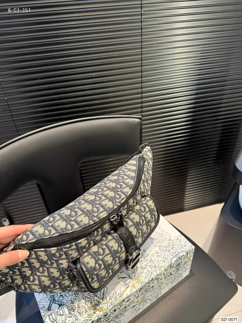 KNG6088  DIOR  65$ gallery