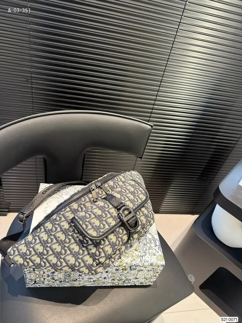 KNG6088  DIOR  65$ gallery