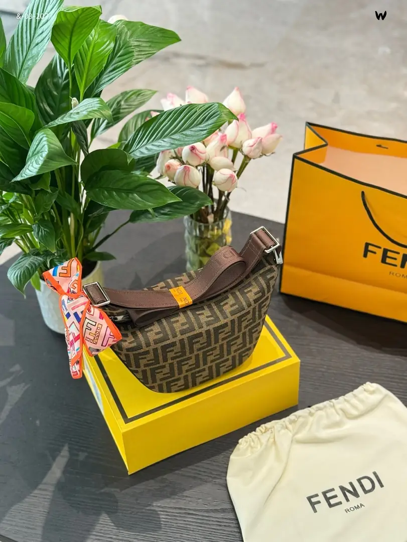 KNG6092  FENDI  65$ gallery