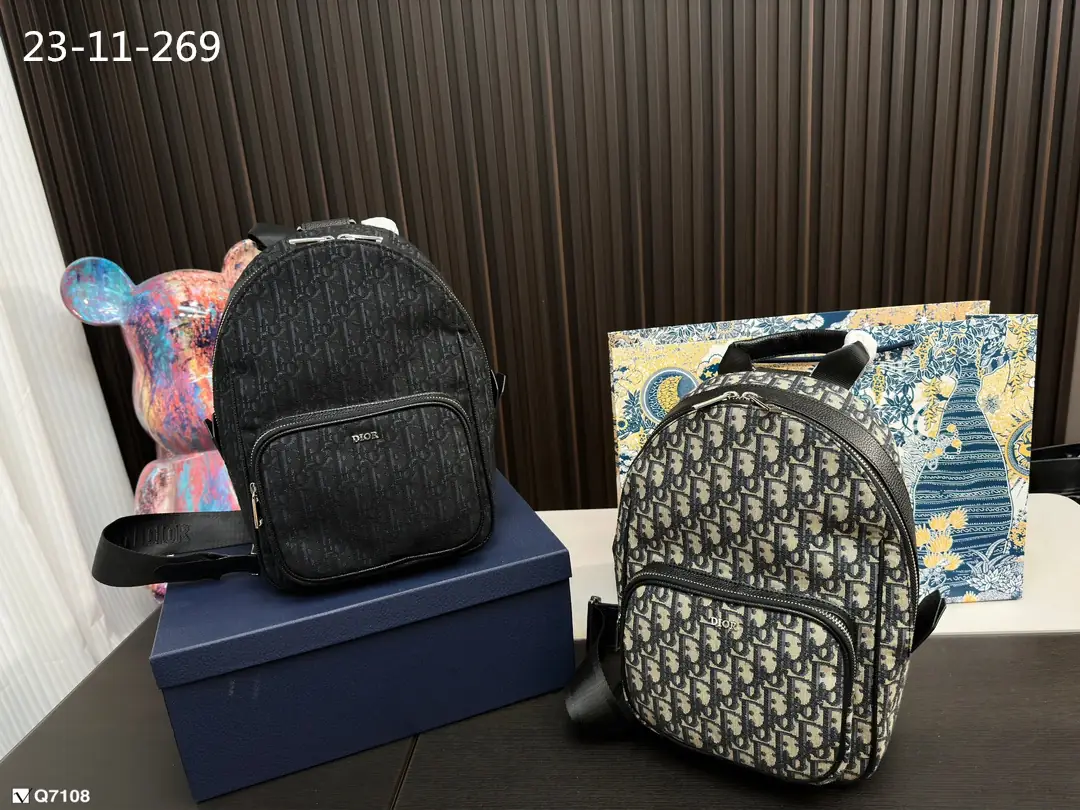 KNG7107  DIOR  85$ gallery