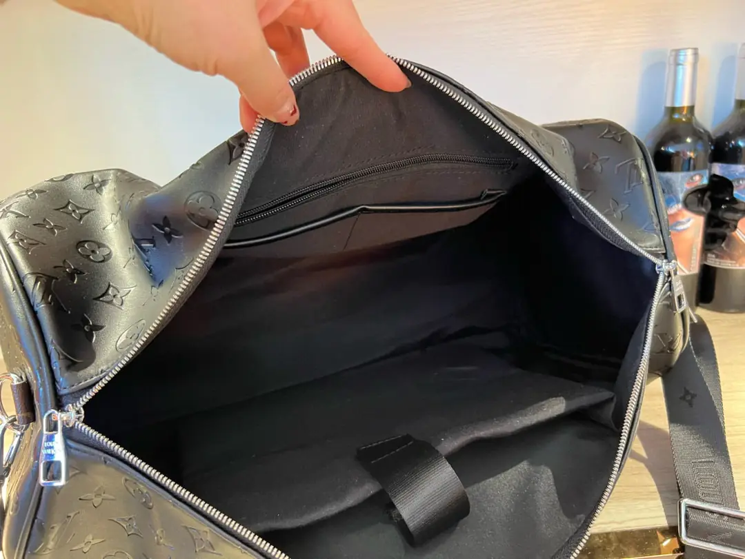 KNG7108  LV  95$ gallery