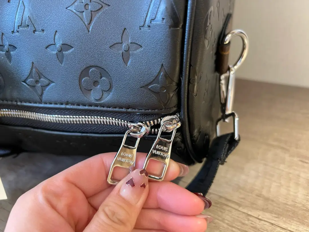 KNG7108  LV  95$ gallery