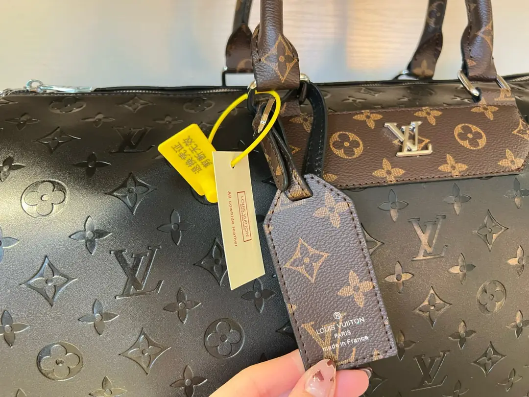 KNG7108  LV  95$ gallery