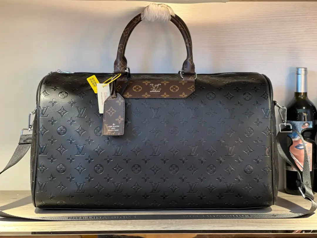 KNG7108  LV  95$ gallery