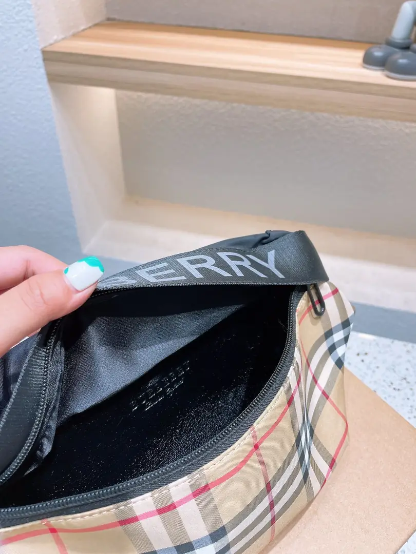 KNG7115  Burberry   65$ gallery