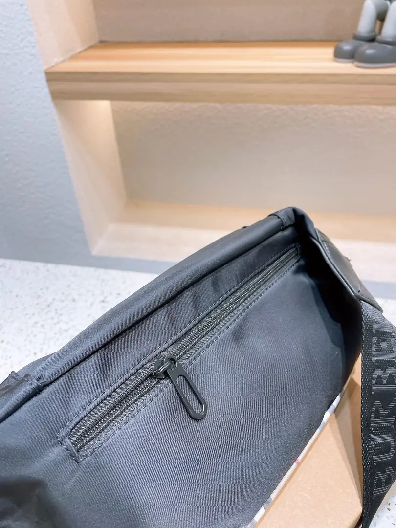 KNG7115  Burberry   65$ gallery