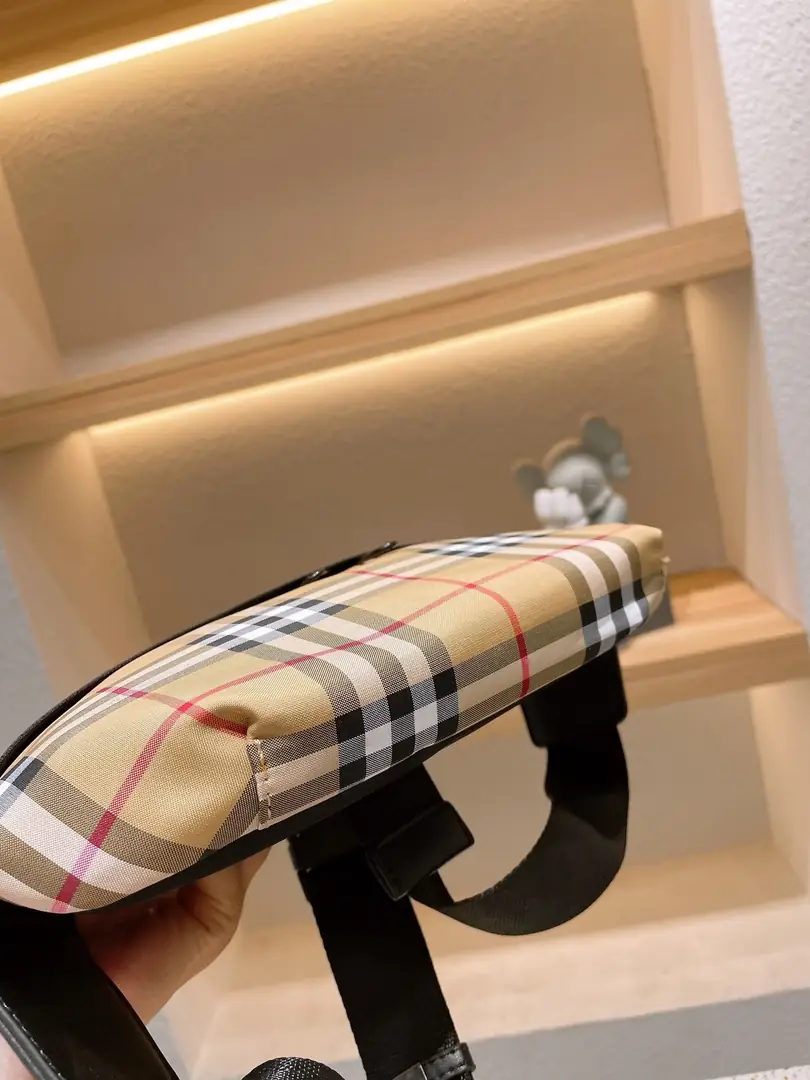 KNG7115  Burberry   65$ gallery