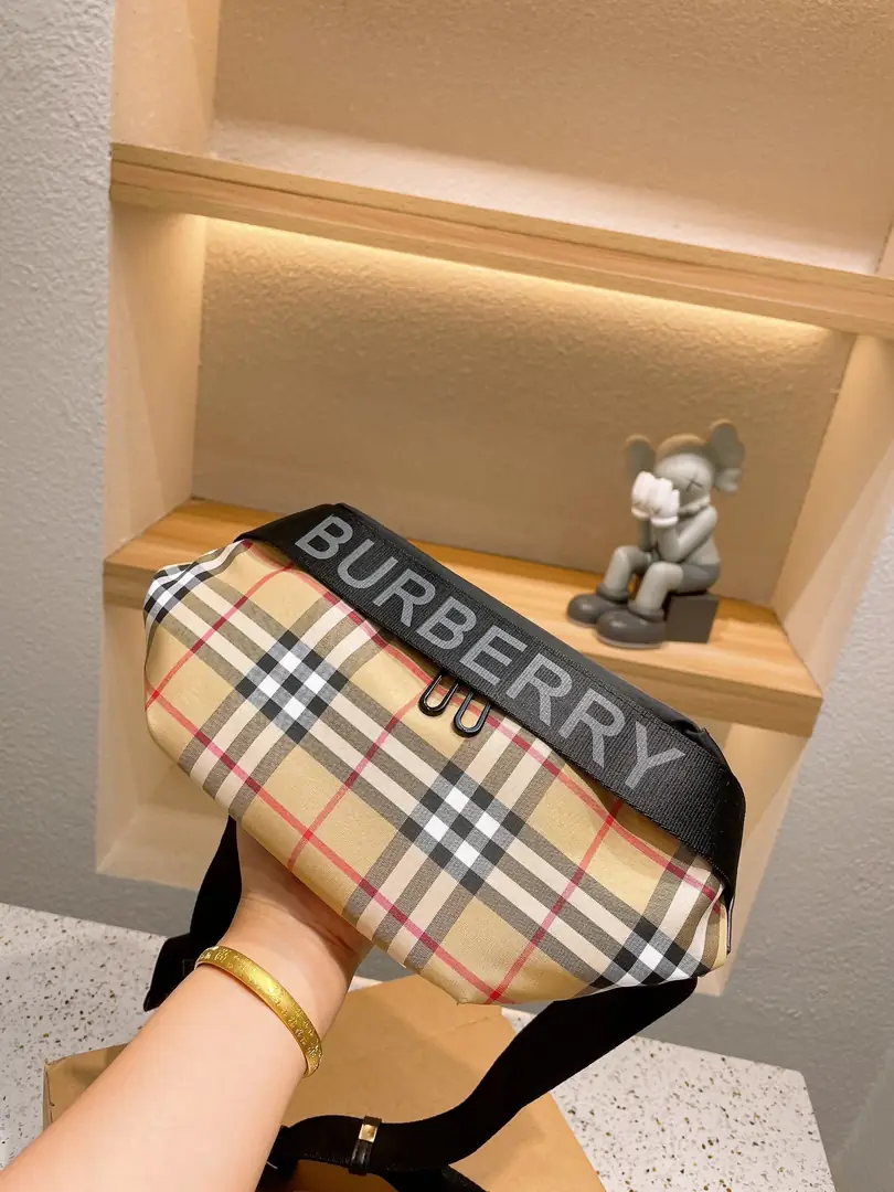 KNG7115  Burberry   65$ gallery