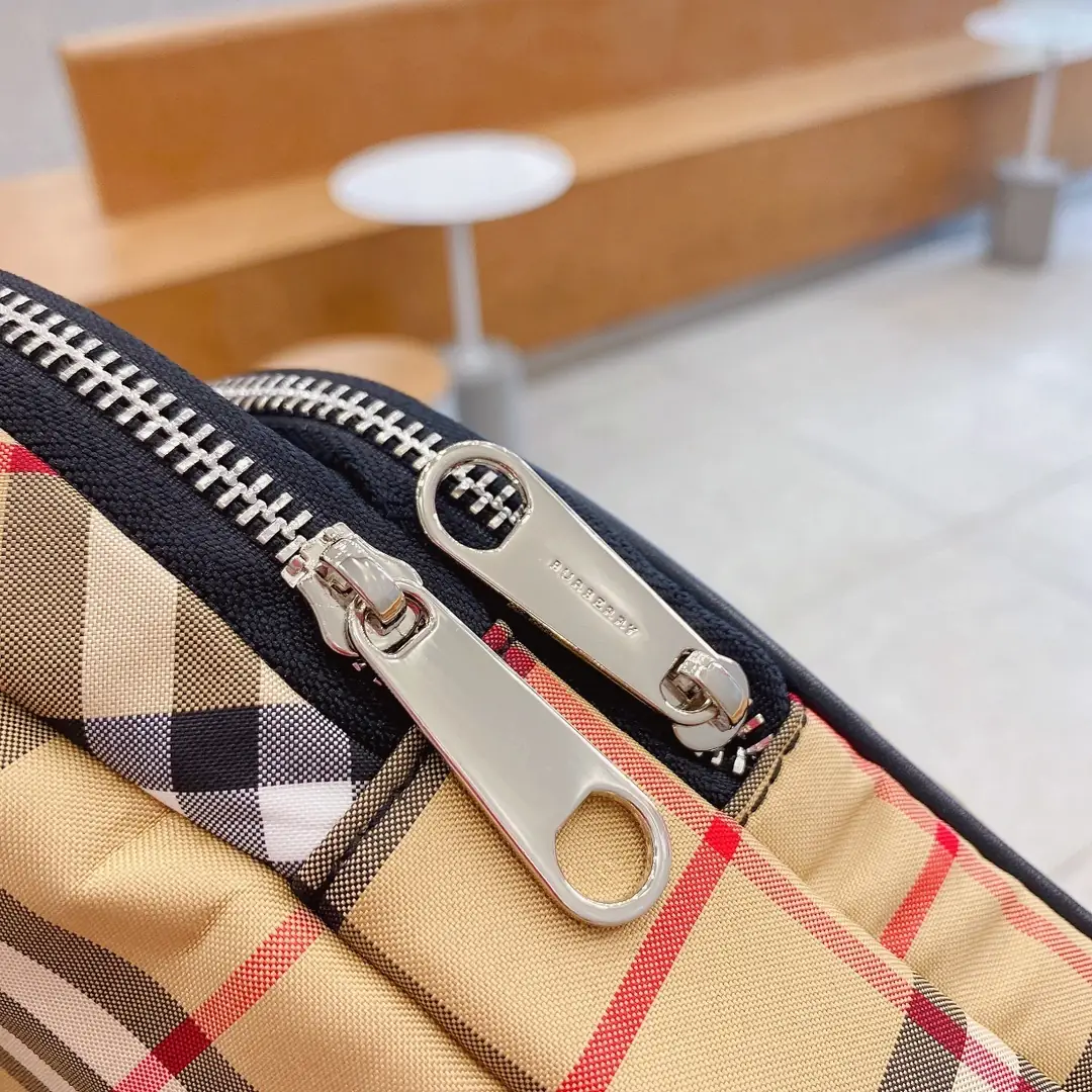 KNG7117   Burberry    68$ gallery