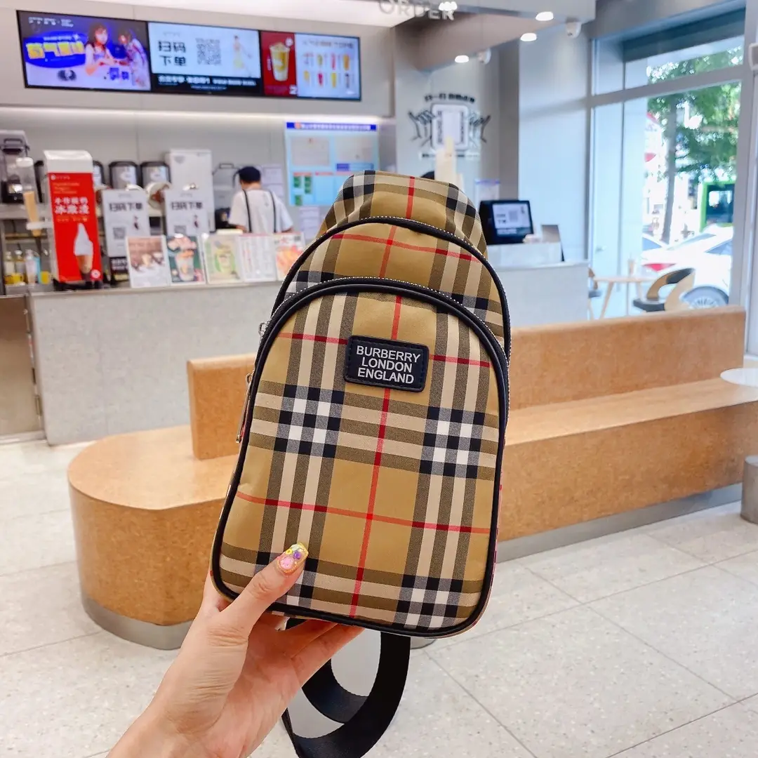 KNG7117   Burberry    68$ gallery