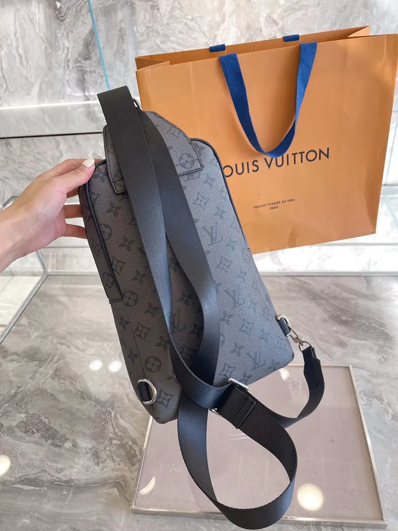 KNG7118   LV    78$ gallery