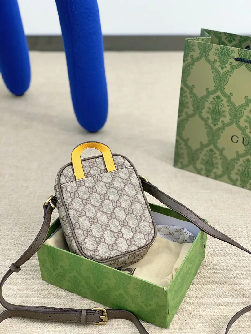 KNG7119   GUCCI   75$ gallery