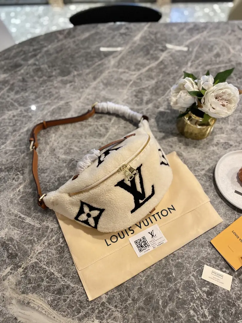 KNG7120  LV   65$ gallery