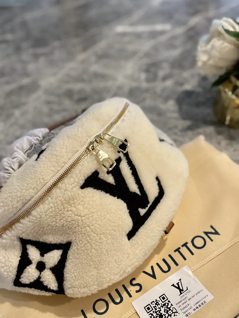 KNG7120  LV   65$ gallery